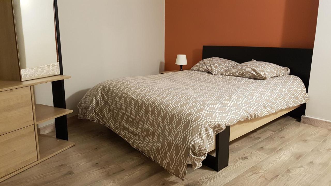 Grand Studio Et Jolies Chambres A Louer Passins Dış mekan fotoğraf