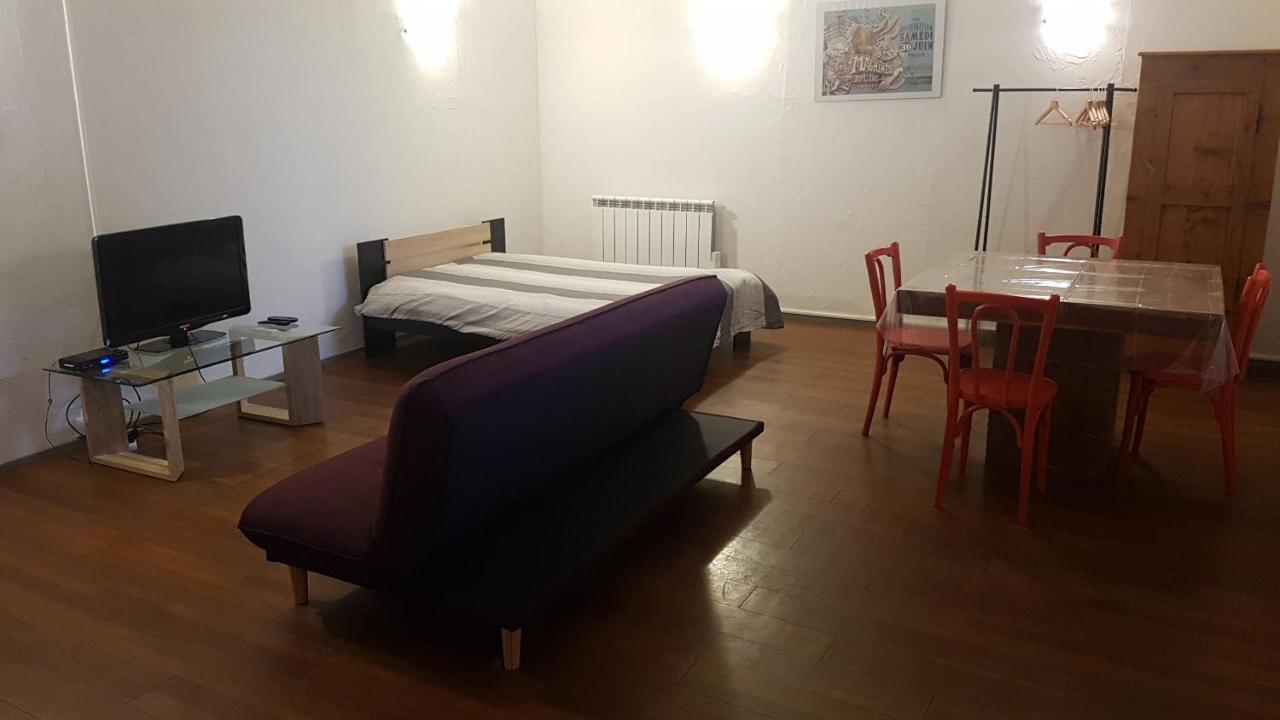 Grand Studio Et Jolies Chambres A Louer Passins Dış mekan fotoğraf