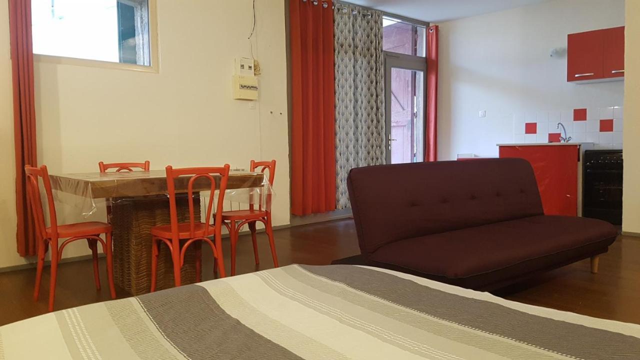 Grand Studio Et Jolies Chambres A Louer Passins Dış mekan fotoğraf